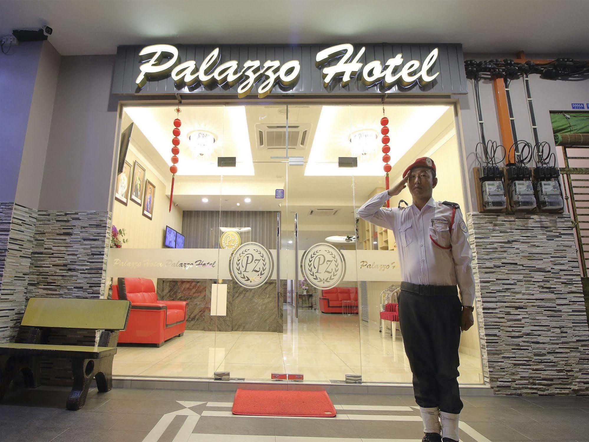 Palazzo Hotel Kulai Exterior foto