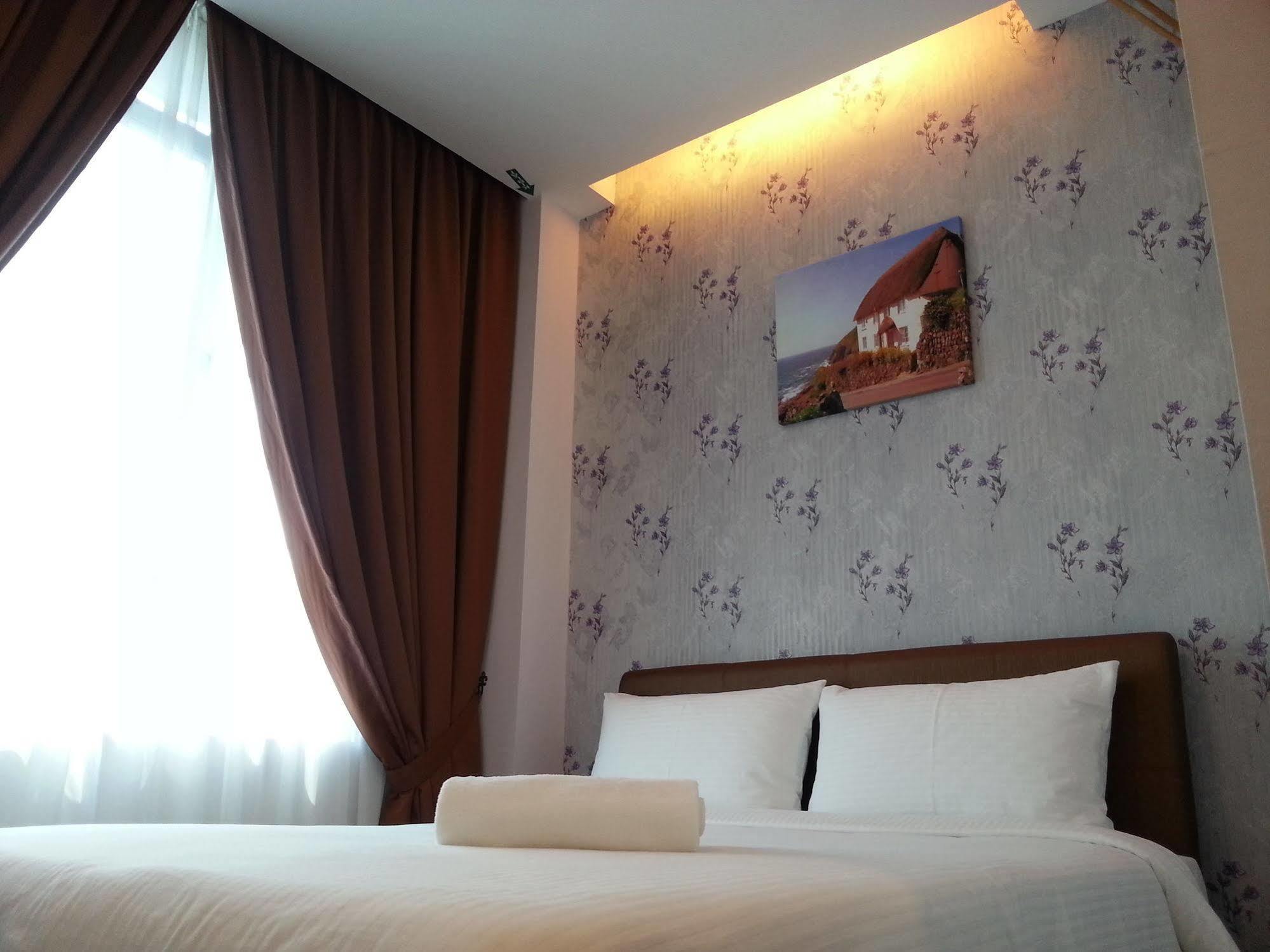 Palazzo Hotel Kulai Exterior foto