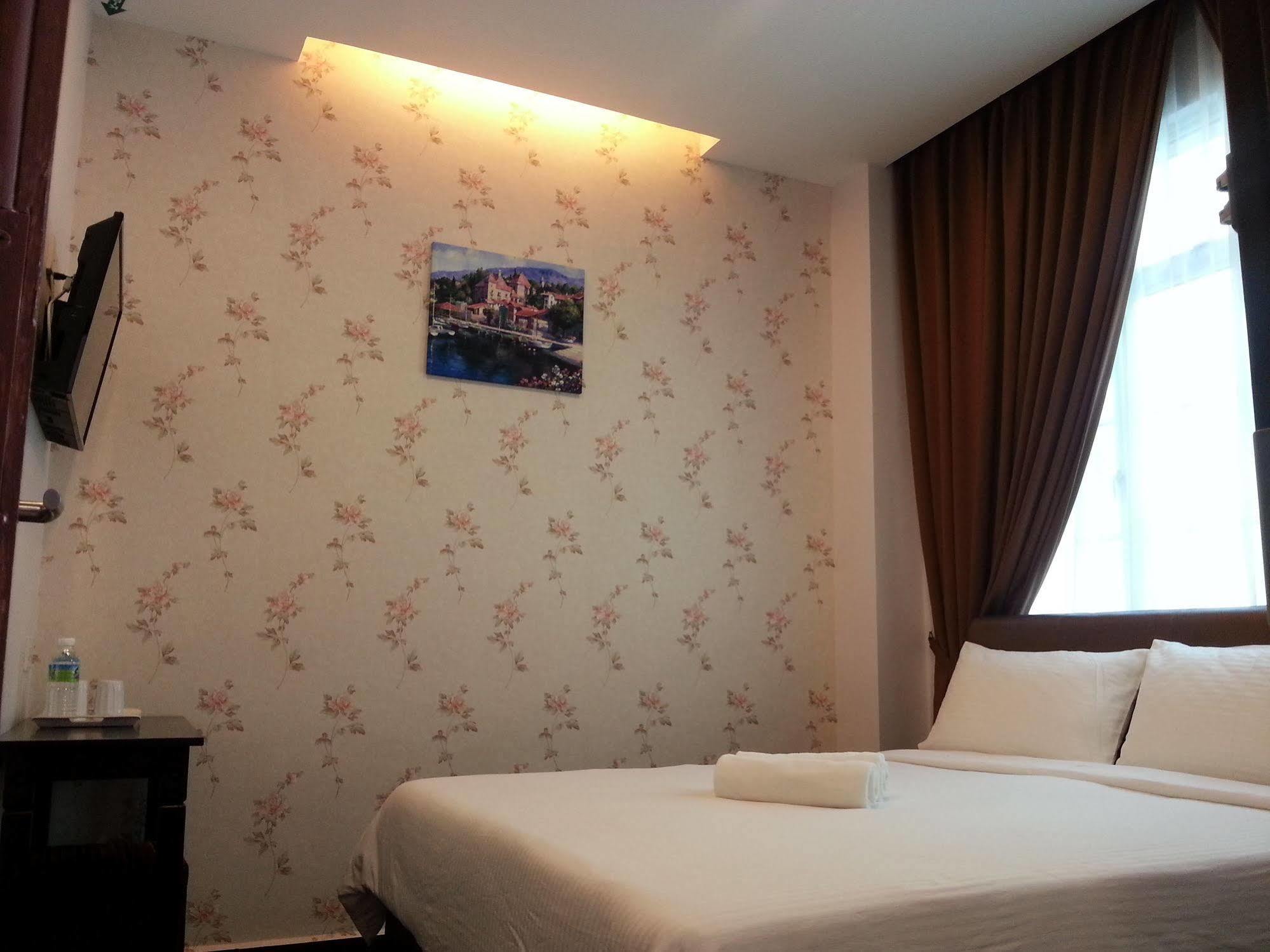 Palazzo Hotel Kulai Exterior foto