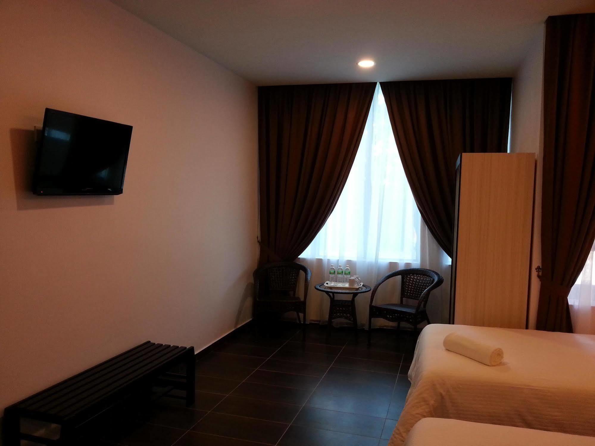 Palazzo Hotel Kulai Exterior foto