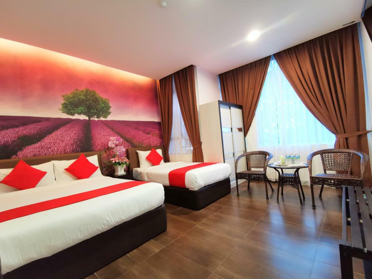 Palazzo Hotel Kulai Exterior foto