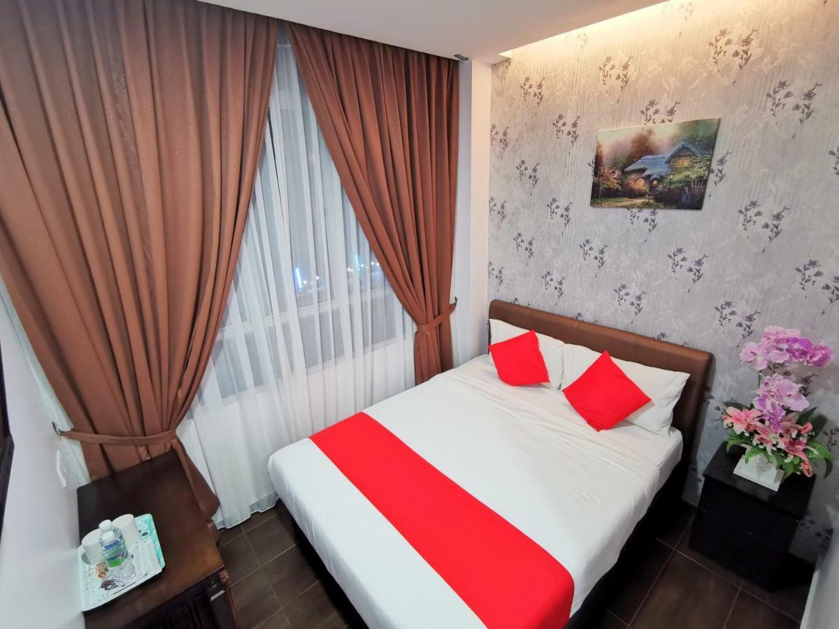 Palazzo Hotel Kulai Exterior foto